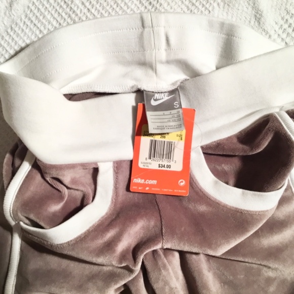 NWT Girls Size S Nike Soft Velour Like Pants $34 NEW! - Picture 4 of 5